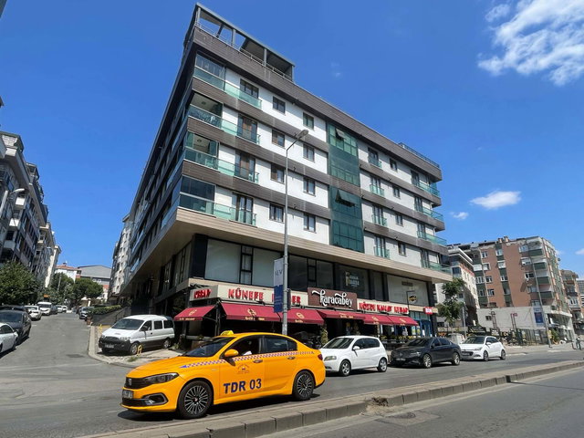 MİNİBÜS CAD.CEPHELİ YENİ BİNA ARA KAT KAPALI OTOPARKLI 1+1