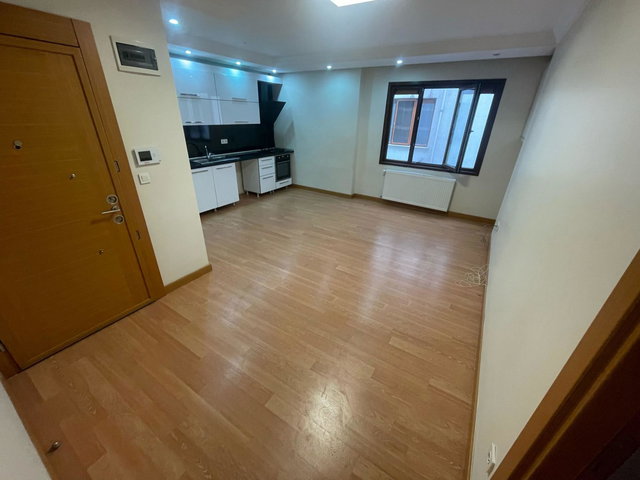 MİNİBÜS CAD.CEPHELİ YENİ BİNA ARA KAT KAPALI OTOPARKLI 1+1