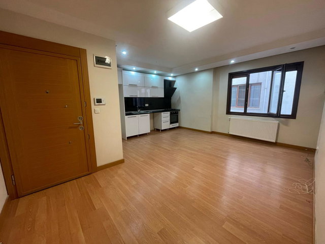 MİNİBÜS CAD.CEPHELİ YENİ BİNA ARA KAT KAPALI OTOPARKLI 1+1