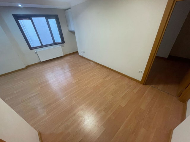 MİNİBÜS CAD.CEPHELİ YENİ BİNA ARA KAT KAPALI OTOPARKLI 1+1