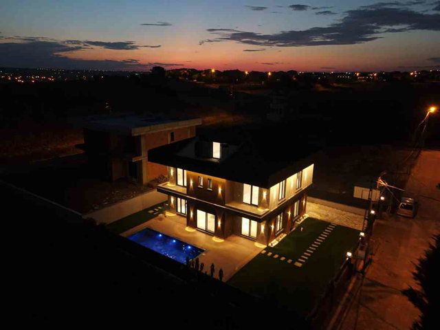 SİLİVRİ BALABAN MÜSTAKİL ÖZEL HAVUZLU SIFIR 9+2 SATILIK VILLA