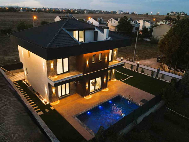 SİLİVRİ BALABAN MÜSTAKİL ÖZEL HAVUZLU SIFIR 9+2 SATILIK VILLA
