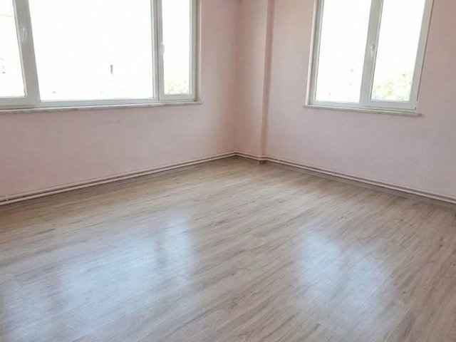 KARAMÜRSEL KAYACIK’TA ÇINAR SİTESİ’NDE EŞYALI 2+1 | BALKONLU | KREDİYE UYGUN