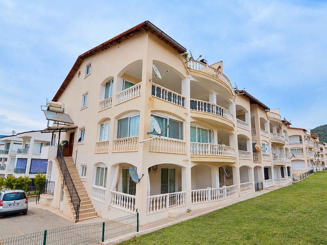 DENİZE 600 METRE, MÜSTAKİL GİRİŞLİ GENİŞ 2+1 DAİRE