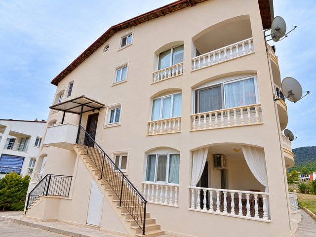 DENİZE 600 METRE, MÜSTAKİL GİRİŞLİ GENİŞ 2+1 DAİRE