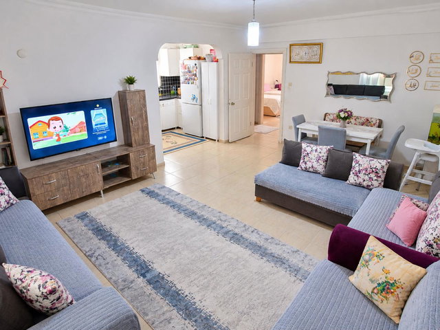 DENİZE 600 METRE, MÜSTAKİL GİRİŞLİ GENİŞ 2+1 DAİRE