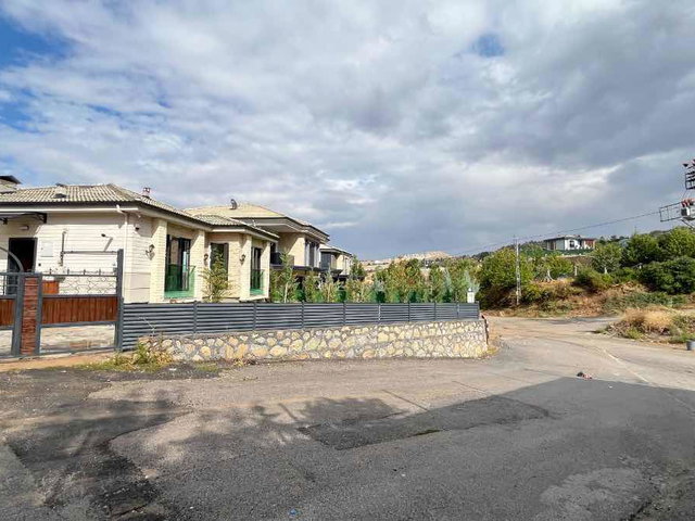 MULLAKASIMDA SİTE İÇİ | 4 CEPHELİ | MÜSTAKİL TAPULU 6+1 VİLLA