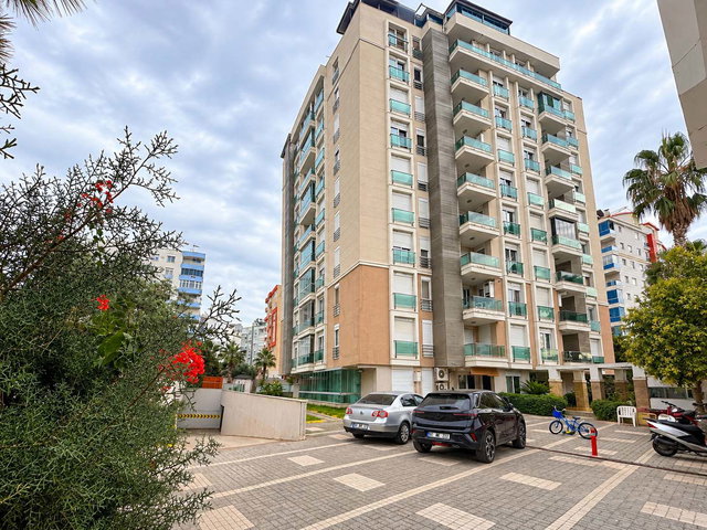 HAVUZ, GÜVENLİK, K.OTOPARK, LÜKS REZİDANSTA SATILIK ARA KAT 1+1 DAİRE
