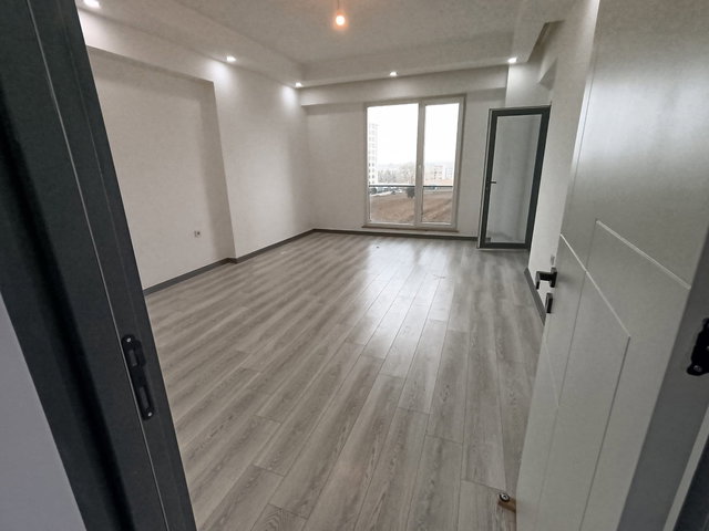 REMAX LAND'TEN HÜRRİYET MAH. İZSİZ TOWERS'TA KİRALIK 2+1 DAİRE