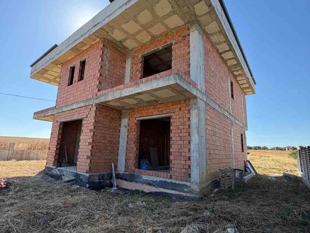 SİLİVRİ BALABANDA MÜSTAKİL NATAMAM SATILIK VİLLA