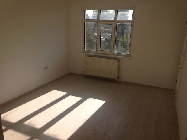VARLIK MAH’DE GÜNEY-DOĞU CEPHELİ 2+1  80 M² NET