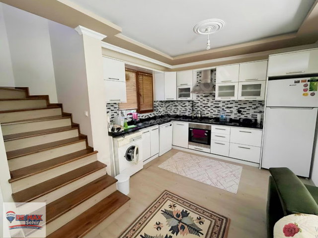 RE/MAX ŞEHİR YALOVA'DAN ELMAKENT SİTESİN'DE KİRALIK VİLLA