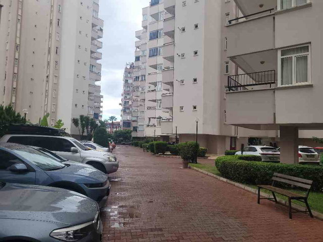 KONYAALTI’NDA SİTE İÇİNDE 3+1 EŞYALI KİRALIK DAİRE | 135 M² NET, 3 BANYO, 4 CEPHE