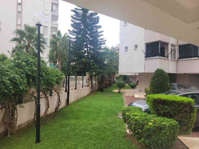 KONYAALTI’NDA SİTE İÇİNDE 3+1 EŞYALI KİRALIK DAİRE | 135 M² NET, 3 BANYO, 4 CEPHE
