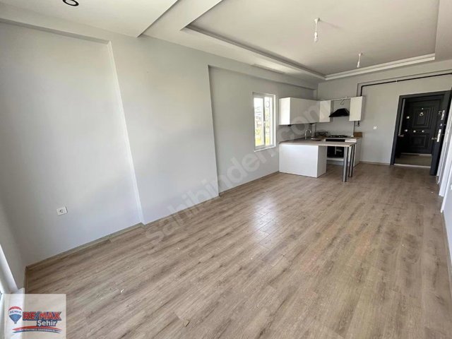 RE/MAX ŞEHİR'DEN ÖZDEN MAHALLESİNDE KİRALIK DAİRE