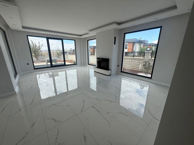 REMAXLAND'DEN TEKIRDAĞ'DA MÜSTAKIL HAVUZLU, 5+1 LÜKS VILLA
