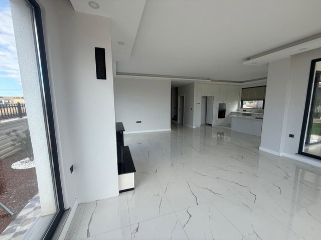 REMAXLAND'DEN TEKIRDAĞ'DA MÜSTAKIL HAVUZLU, 5+1 LÜKS VILLA