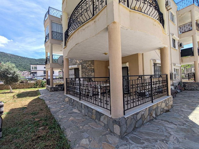 MERKEZİ KONUMLU , HAVUZLU SİTE İÇİ ,BAHÇE KAT 3+1 DAİRE