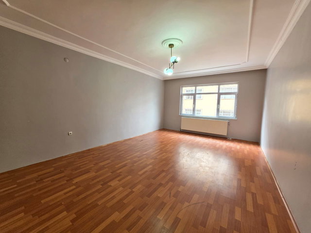 REMAX İLKE'DEN HİLALKENT'TE 3+1 KİRALIK DAİRE