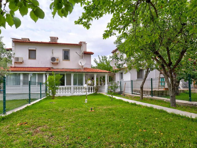 DİKİLİ SALİHLERALTI'NDA DENİZE 300 METRE VİLLA