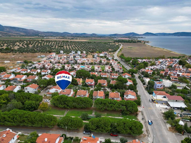 DİKİLİ SALİHLERALTI'NDA DENİZE 300 METRE VİLLA