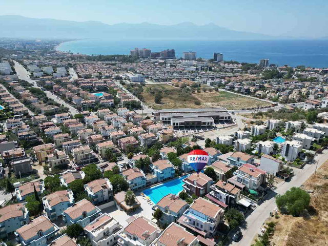 YENİLENMİŞ • EŞYALI • HAVUZ CEPHELİ • TRİPLEX • TERASINDAN DENİZ MANZARALI VİLLA