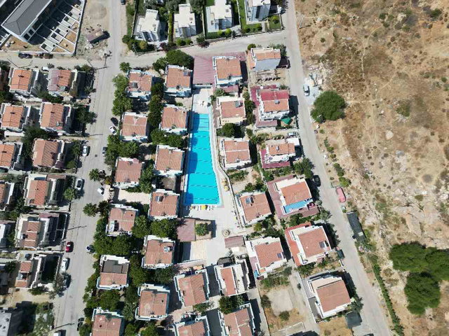 YENİLENMİŞ • EŞYALI • HAVUZ CEPHELİ • TRİPLEX • TERASINDAN DENİZ MANZARALI VİLLA