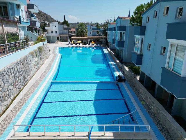 YENİLENMİŞ • EŞYALI • HAVUZ CEPHELİ • TRİPLEX • TERASINDAN DENİZ MANZARALI VİLLA