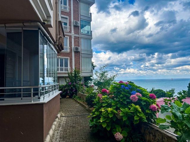 KİRAZLİMANI'NDA DENİZ MANZARALI | 120 M² GENİŞ 3+1 SATILIK DAİRE