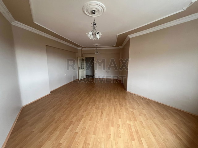 RE/MAX LACİVERT'TEN YILDIZKENT'TE KİRALIK 3+1 DAİRE