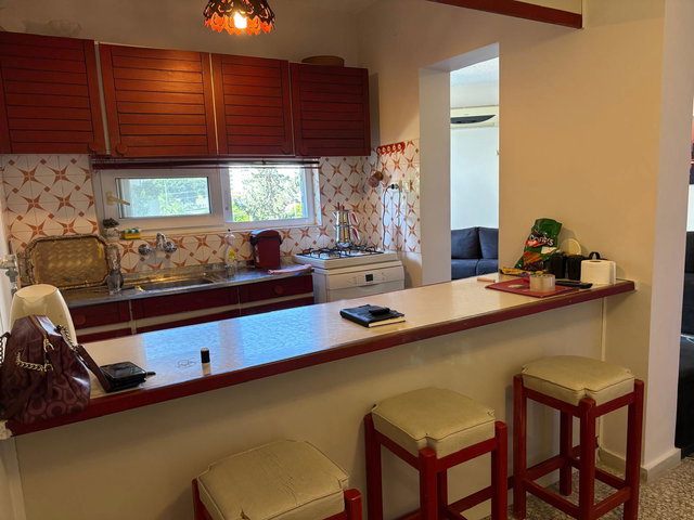 REMAX RİNA'DAN SOLİ SAHİL SİTESİNDE EŞYALI 1+1