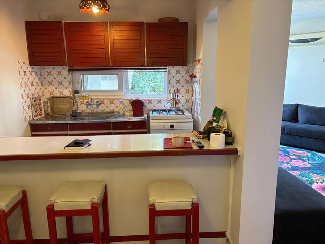 REMAX RİNA'DAN SOLİ SAHİL SİTESİNDE EŞYALI 1+1