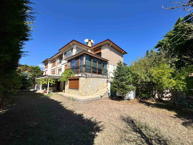 REMAX MİD'DEN BALIKESİR YENİ MAHALLE’DE SİTE İÇİNDE SATILIK TRİPLEKS VİLLA