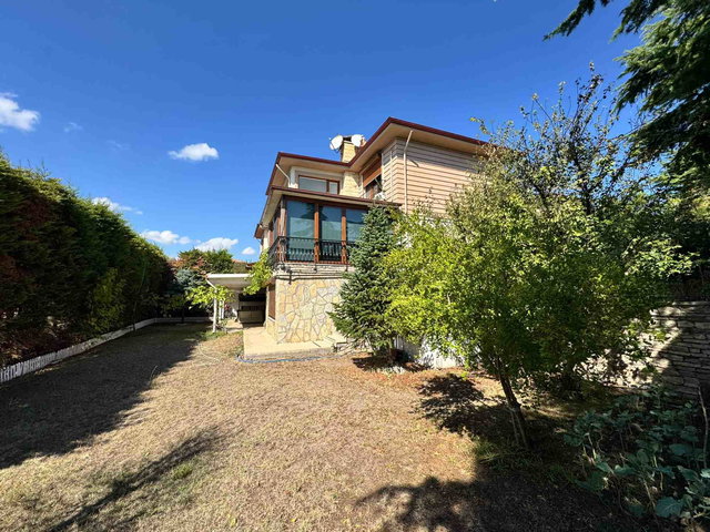 REMAX MİD'DEN BALIKESİR YENİ MAHALLE’DE SİTE İÇİNDE SATILIK TRİPLEKS VİLLA