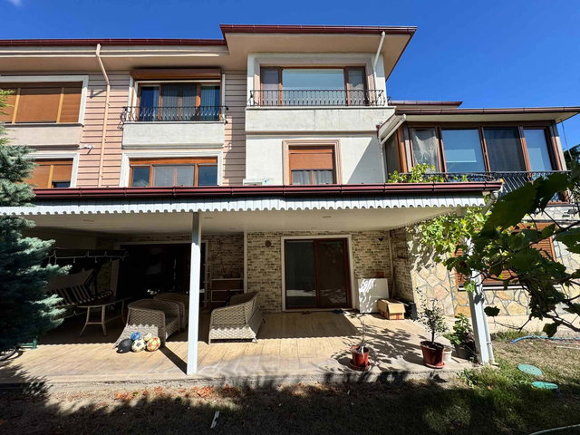 REMAX MİD'DEN BALIKESİR YENİ MAHALLE’DE SİTE İÇİNDE SATILIK TRİPLEKS VİLLA