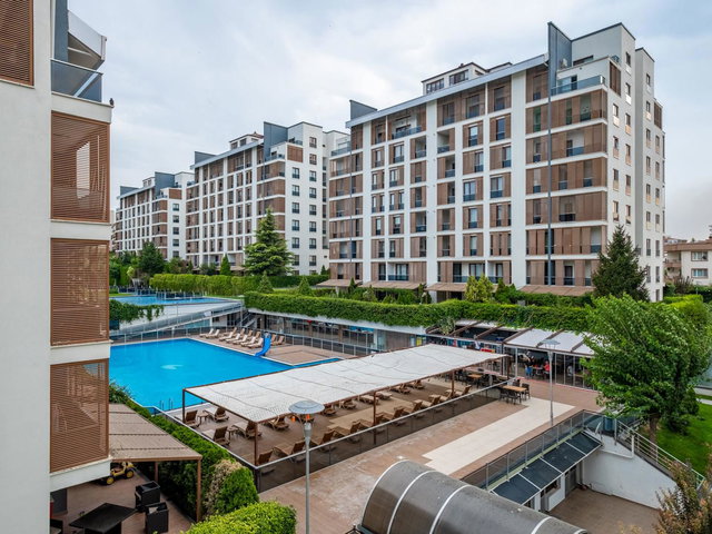 REMAX AREA DAN GEÇITPARK SITESI SATILIK 3+1 BAHÇE DUBLEKS DAIRE
