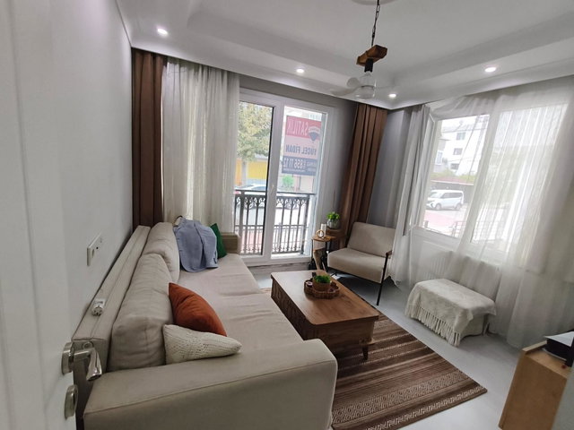 BEYLİKDÜZÜ YAKUPLU SATILIK 1+1 YÜKSEK GİRİŞ DAİRE