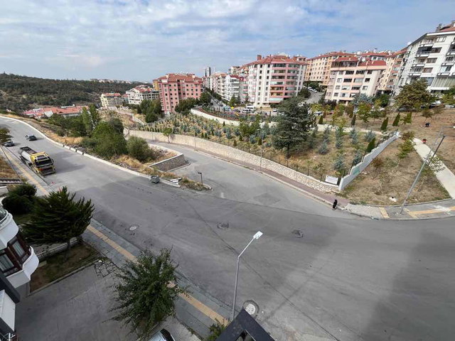 GÖKKUŞAĞI NDA 3+1 ÖN MANZARALI ORTA KAT ASANSÖR- KAPALI OTOPARK