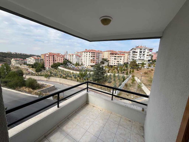 GÖKKUŞAĞI NDA 3+1 ÖN MANZARALI ORTA KAT ASANSÖR- KAPALI OTOPARK