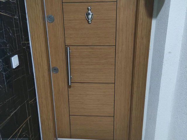 ÇAYIROVA ÖZGÜRLÜK MAHALLESİNDE SATILIK 2+1 ARA KAT DAİRE