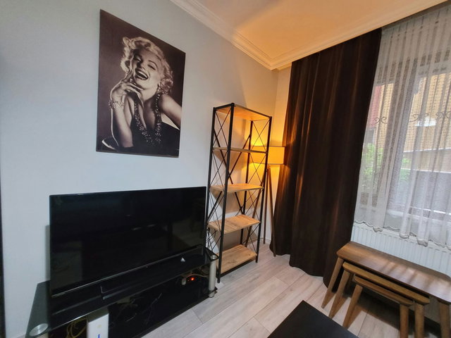 MALTEPE’DE EŞYALI 1+1 KİRALIK DAİRE | BALKONLU, KOMBİLİ, GİRİŞ KAT