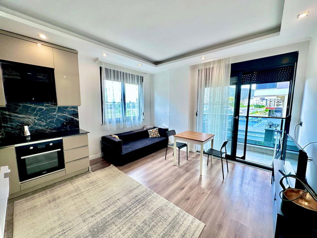 TROPİK PARK VE DENİZE YAKIN EŞYALI 1+1