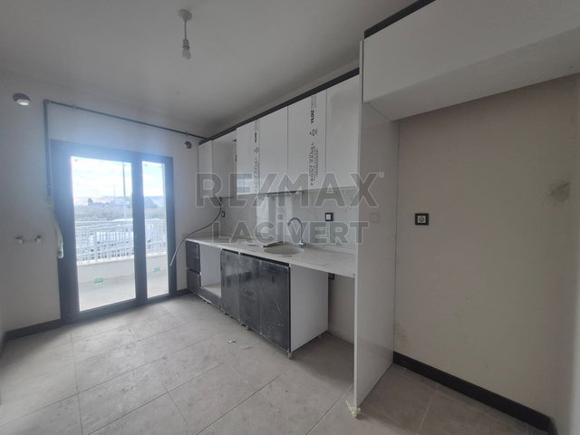RE/MAX LACİVERT'TEN ILICA  TOKİLER'DE KİRALIK 2+1 SIFIR DAİRE