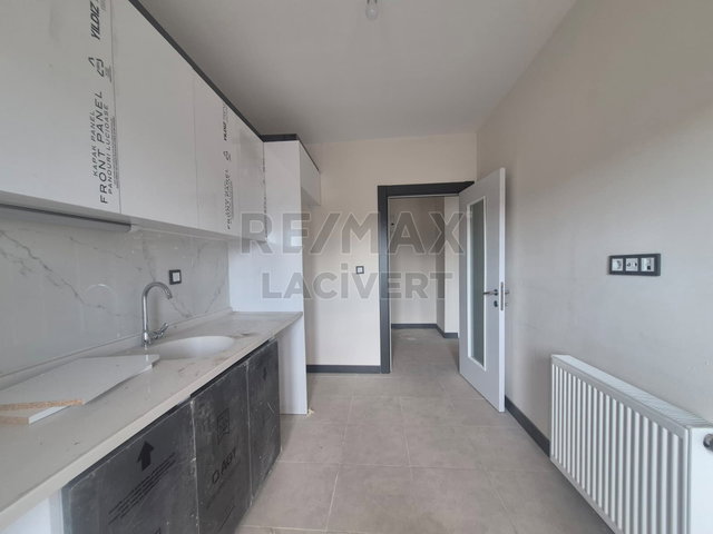 RE/MAX LACİVERT'TEN ILICA  TOKİLER'DE KİRALIK 2+1 SIFIR DAİRE