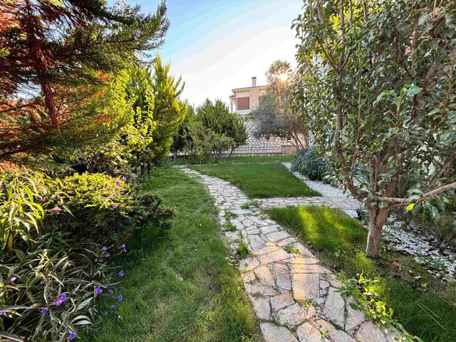 REMAX YELKEN'DEN GÜZELBAHÇE DE HAVUZLU,GÜVENLİKLİ SİTE İÇİ ,TAM MÜSTAKİL