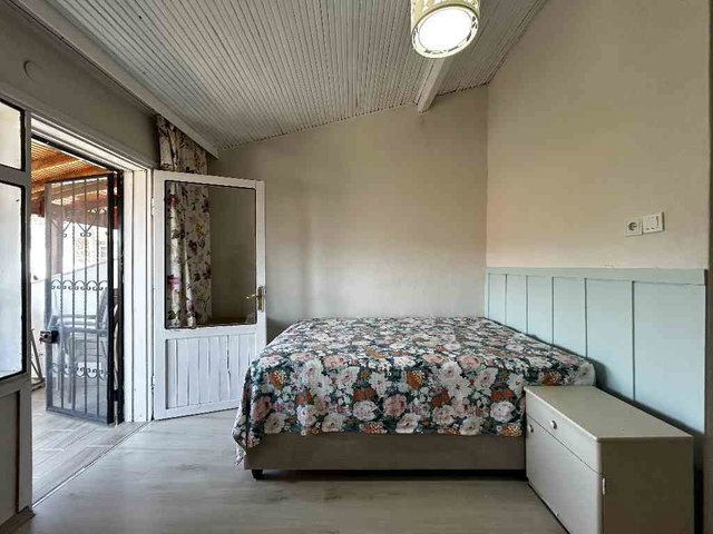 AYVALIK SİNPAŞ KONUTLARI DENİZE YAKIN BAKIMLI 2+1 VİLLA