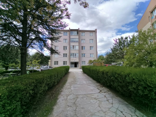 RE/MAX MOD'DAN İSTİKLAL OKULLARI YAKINI SON KAT KİRALIK 2+1 DAİRE