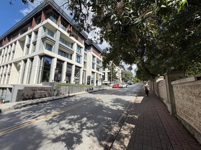 ÜSKÜDAR KOŞUYOLU VALİDEBAĞ KONAKLARI KİRALIK 1+1 DAİRE !