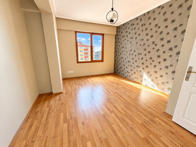 BEYLİKDÜZÜ BARIŞ MAHALLESİ PLUS RESIDENCE 3+1 2010 YAPIMI SATILIK