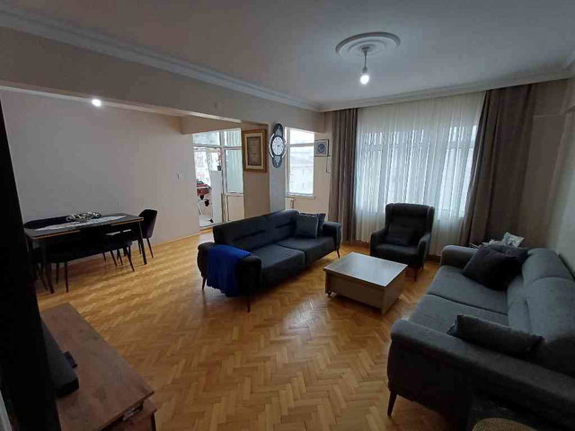 ATAŞEHİR İÇERENKÖY 2. GÜL SİTESİ SATILIK ARAKAT DAİRE,​